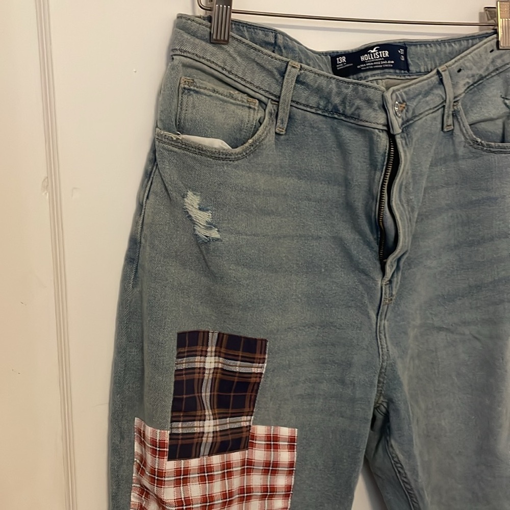 Hollister Women’s Ultra High-Rise ripped light wash Dad jeans with patches